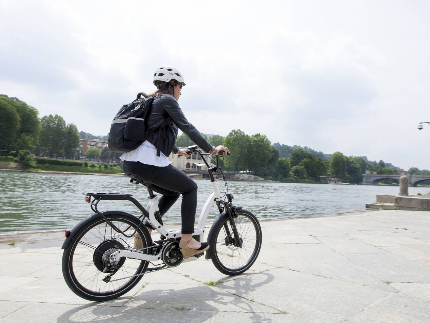París apuesta con fuerza por las bicicletas eléctricas, pero no por los patinetes.
