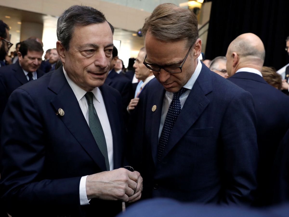 Foto: El presidente del Bundesbank, Jens Weidmann, junto al expresidente del BCE, Mario Draghi