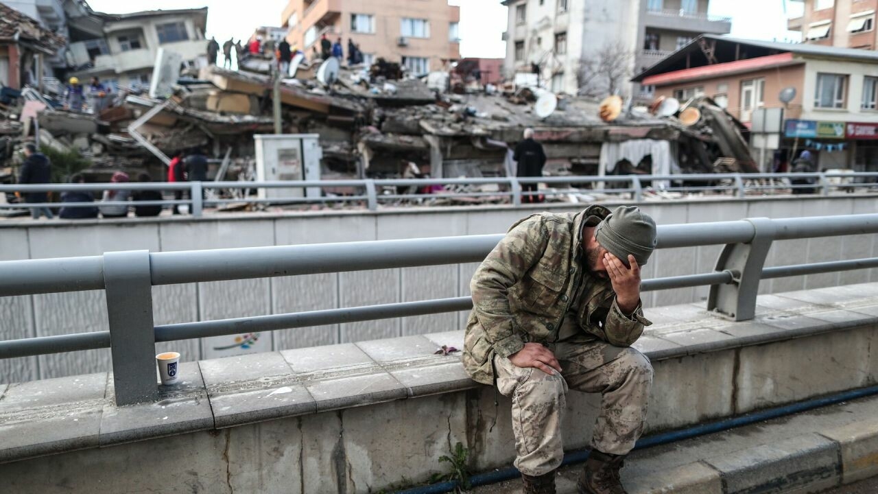Foto del Los rescates siguen sin tregua en el infierno sísmico: Está destrozado, no queda nada