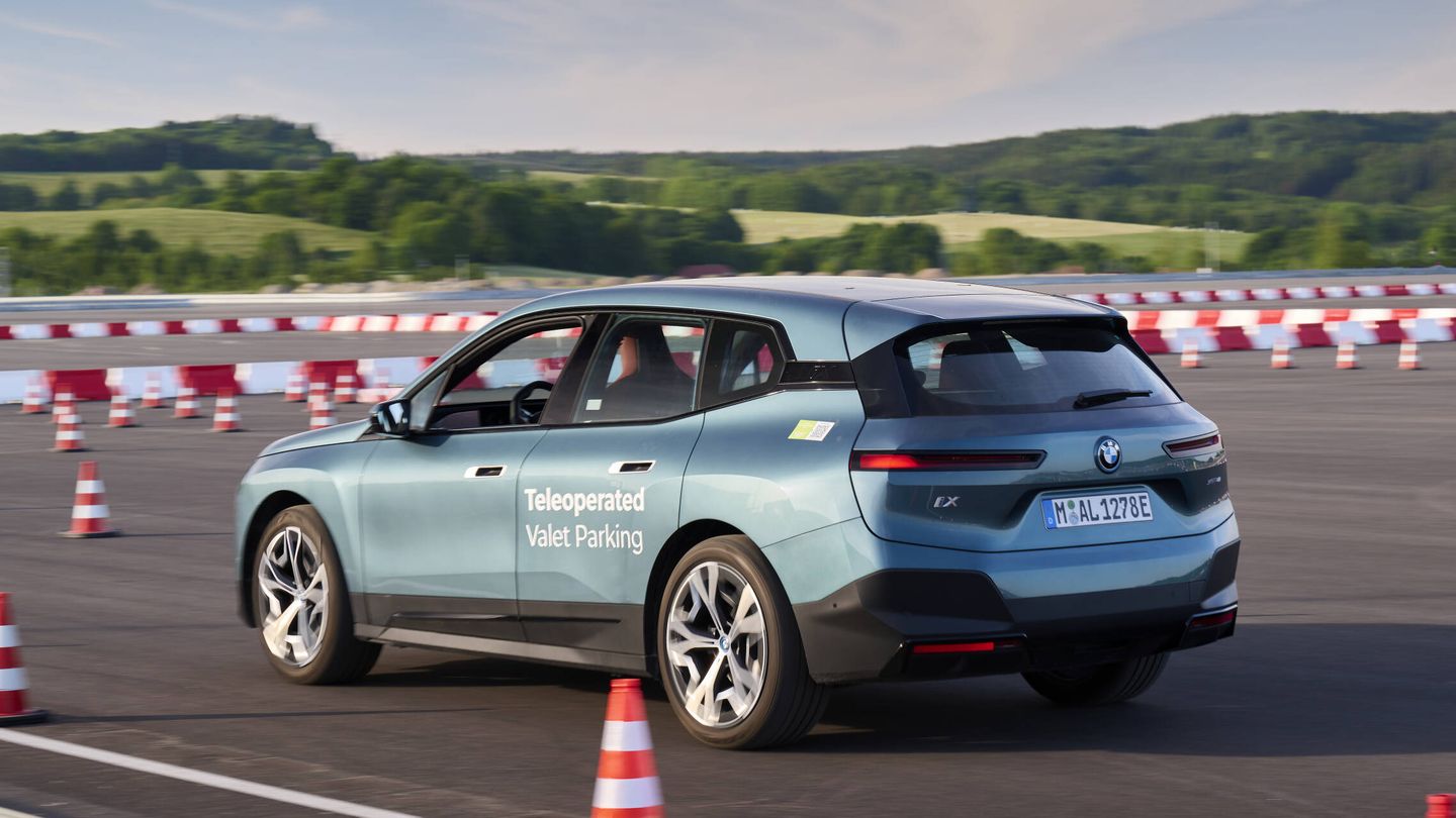 BMW permite probar en el CES su tecnología automatizada de aparcamiento.