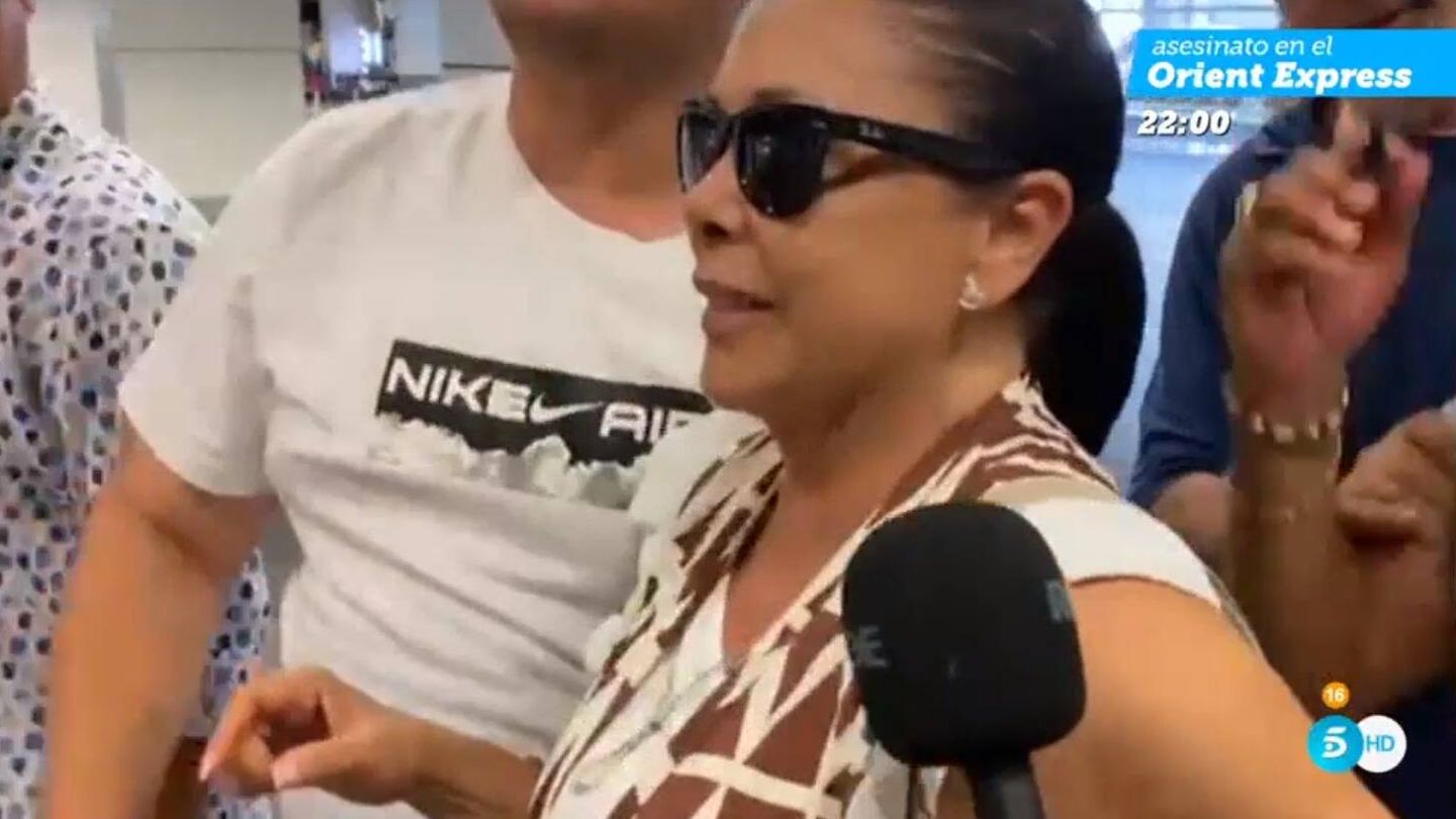 Isabel Pantoja en el aeropuerto de Gran Canaria. (Mediaset España)