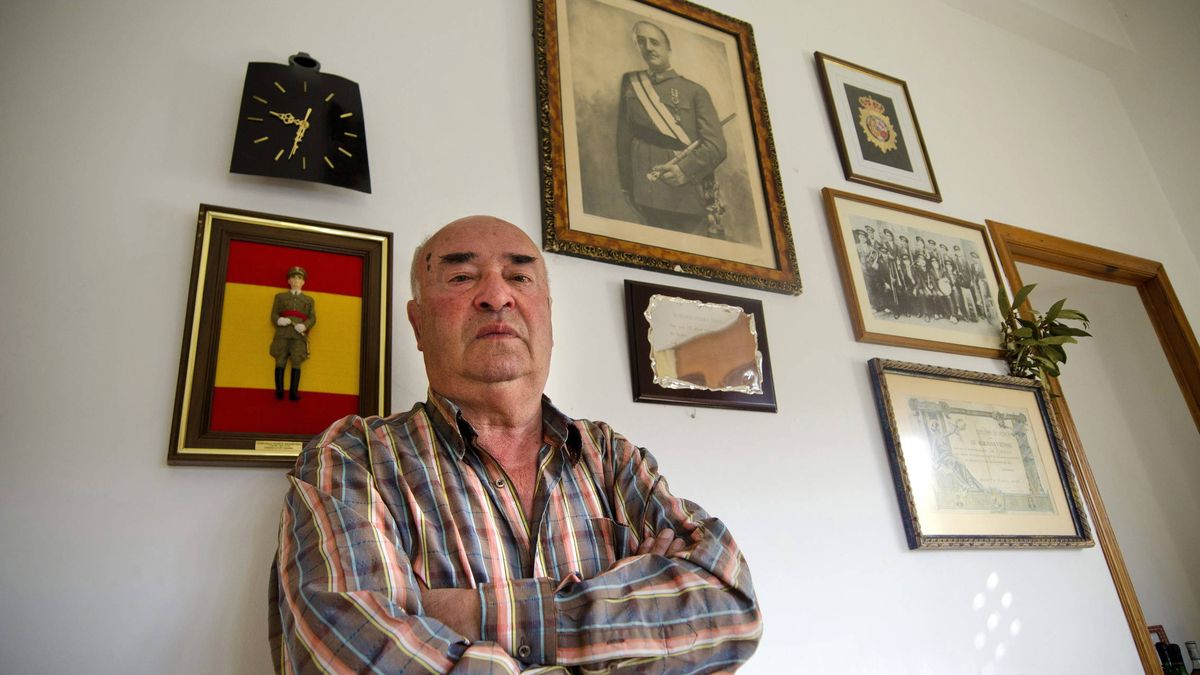 El alcalde franquista de un municipio de Ourense se aferra a la calle del caudillo