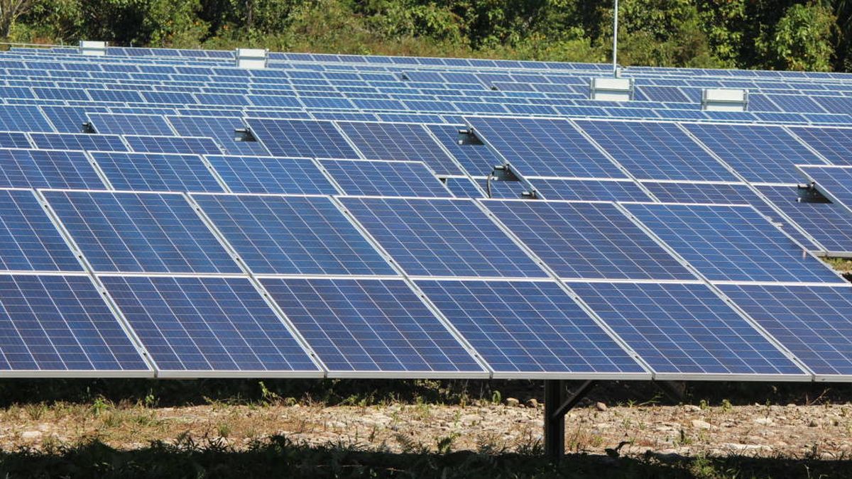 La firma solar impulsada por López Madrid vende 180MW a Aquila tras el no de Iberdrola