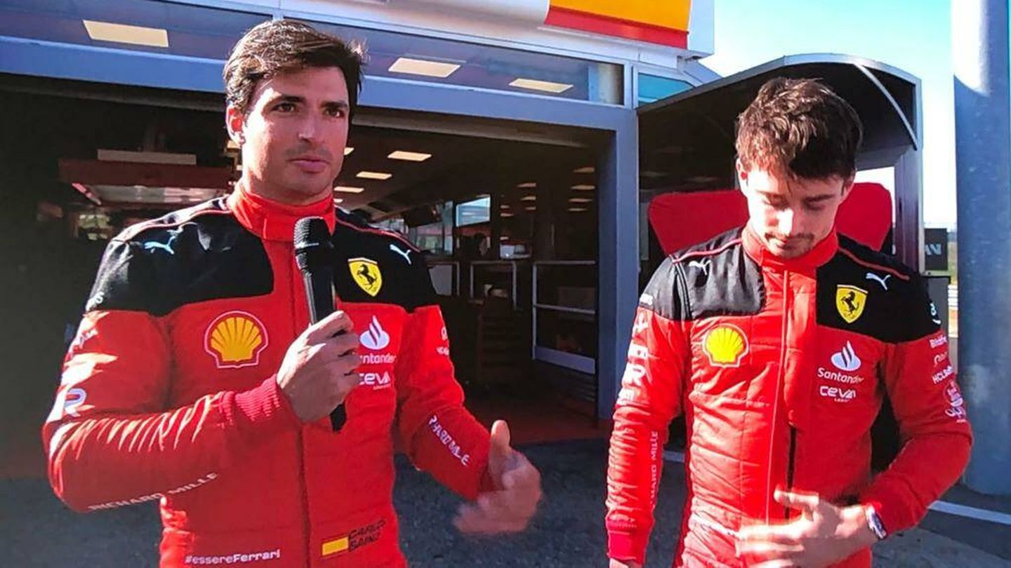 Sainz y Leclerc en la presentación. (Ferrari)