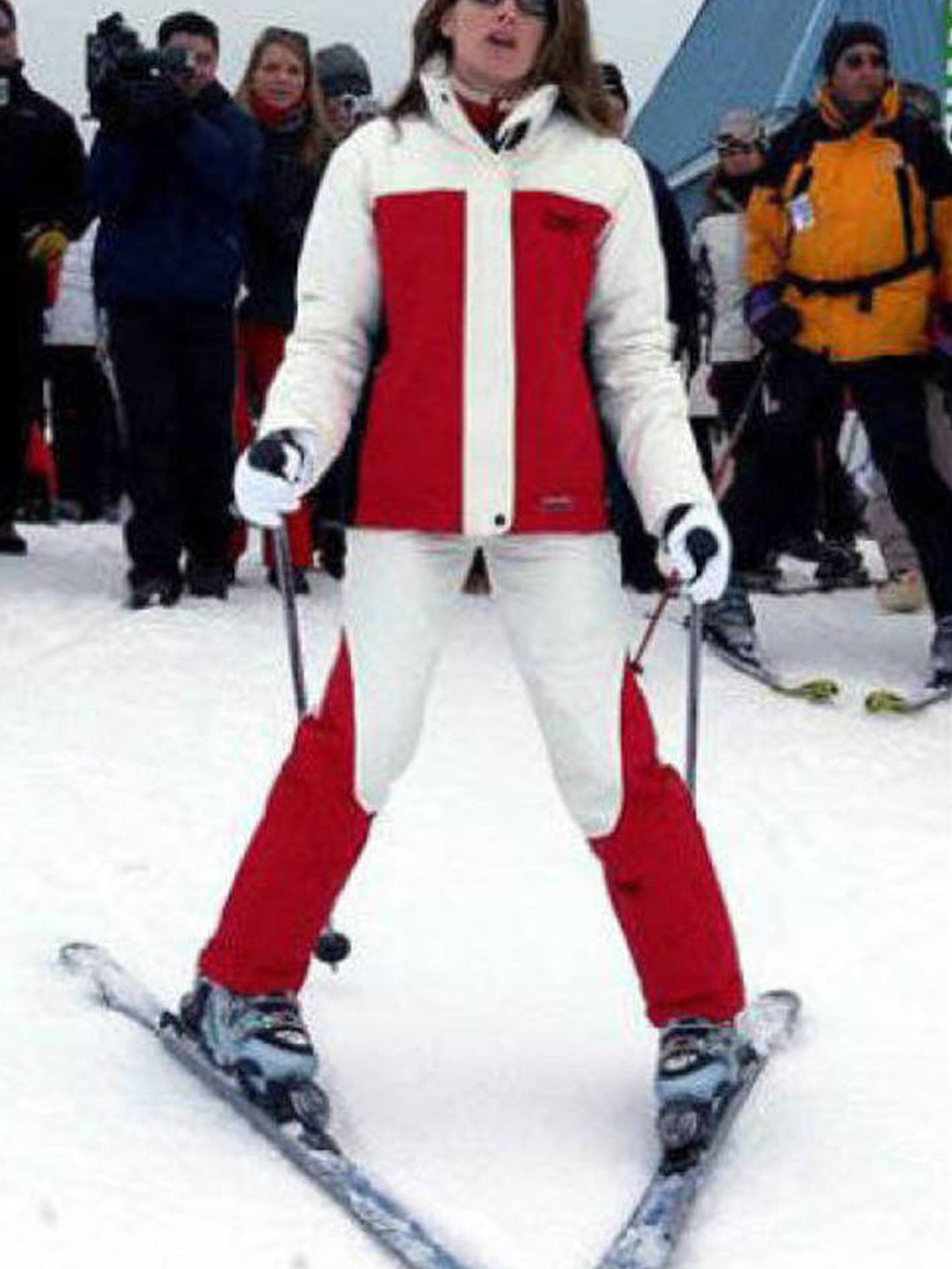 Letizia esquiando en público por primera vez en 2004. (EFE)