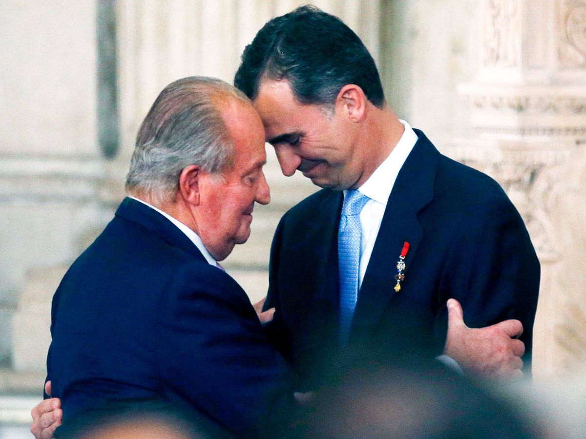 Foto: Juan Carlos I y su hijo, el rey Felipe VI. (Reuters)