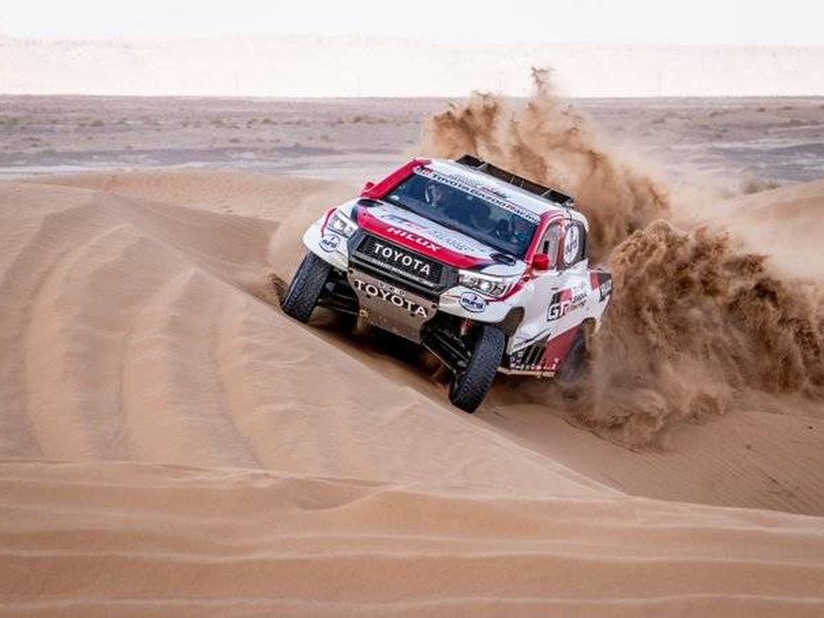 Foto: Fernando Alonso en acción en el Rally de Marruecos. (Toyota)