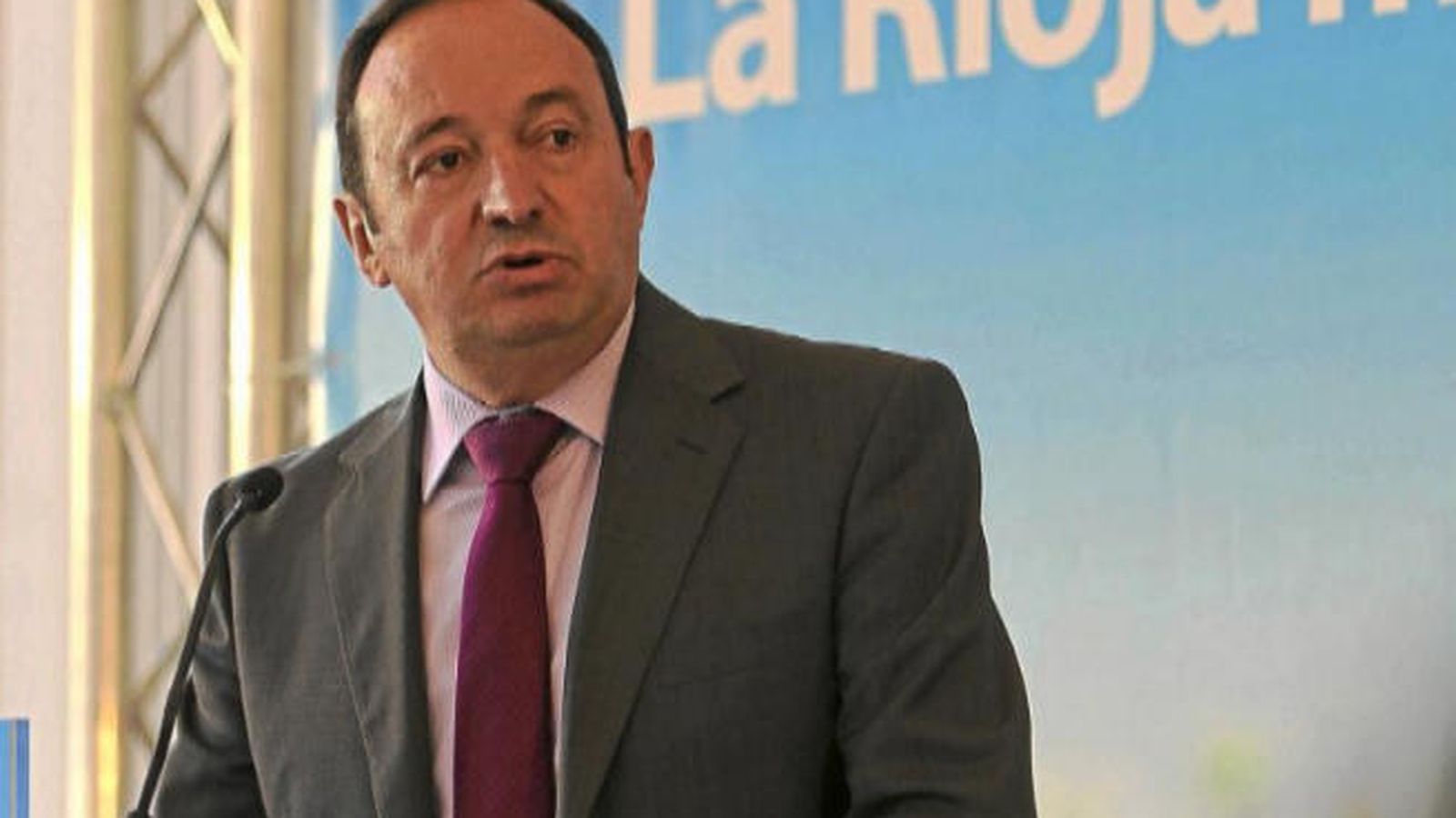 Foto: El Presidente del Gobierno de La Rioja y de la Comunidad Autónoma es Pedro Sanz