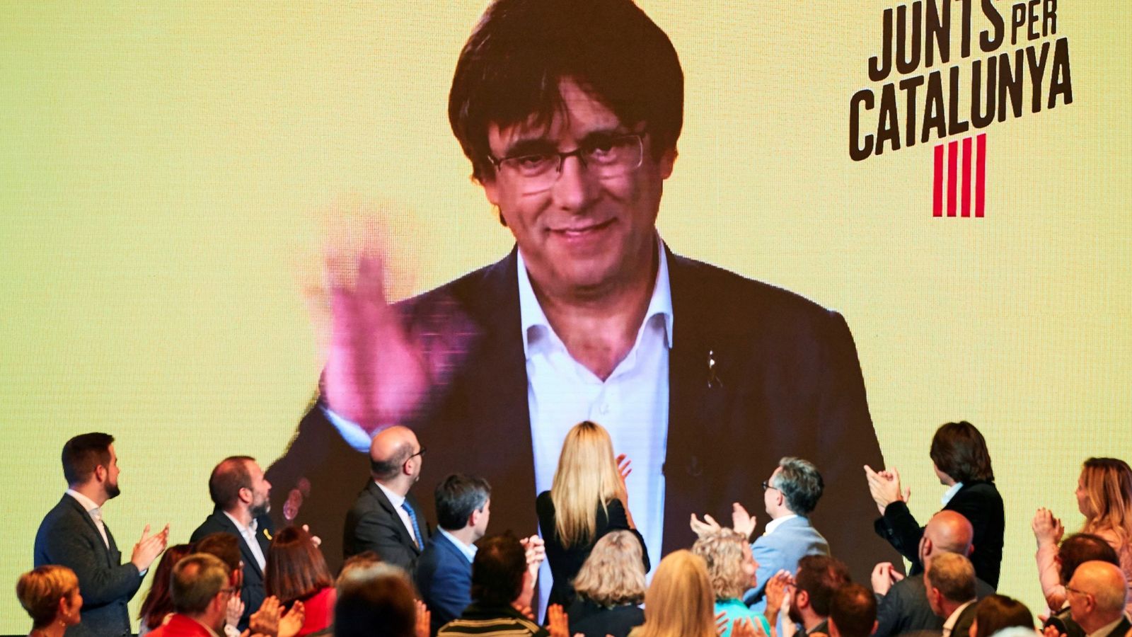 Foto: El expresidente de la Generalitat Carles Puigdemont, en una intervención por videoconferencia. (EFE)