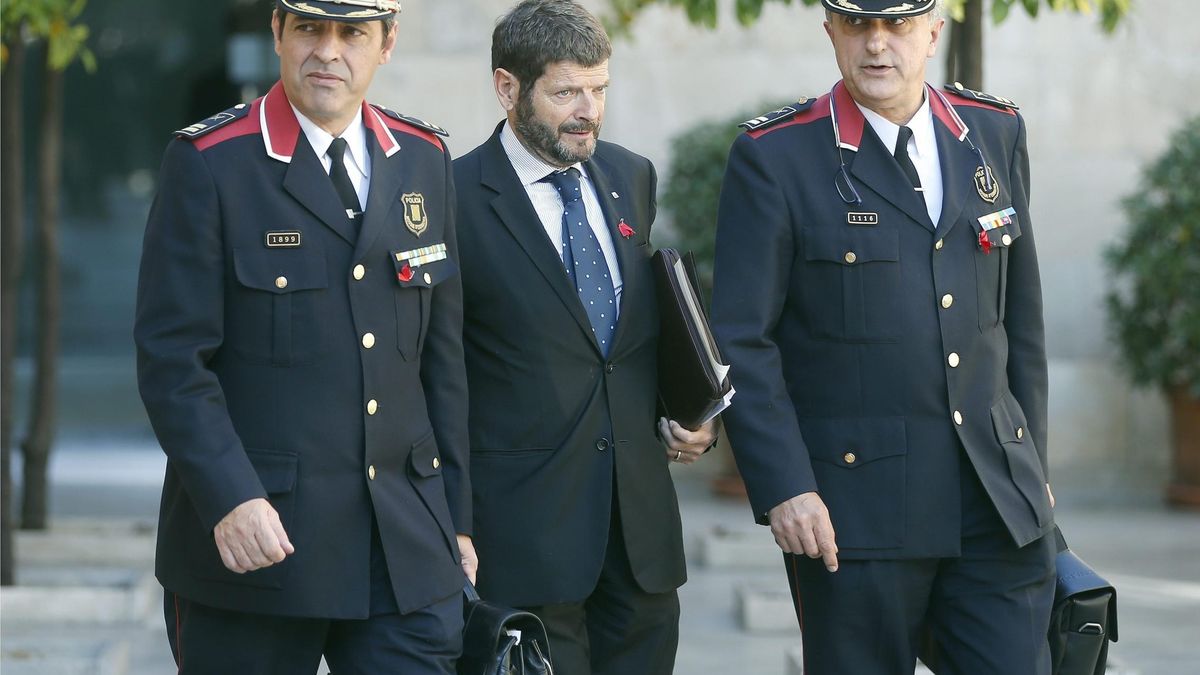 Puigdemont cesa al último moderado, pero aún le pueden 'birlar' los Mossos
