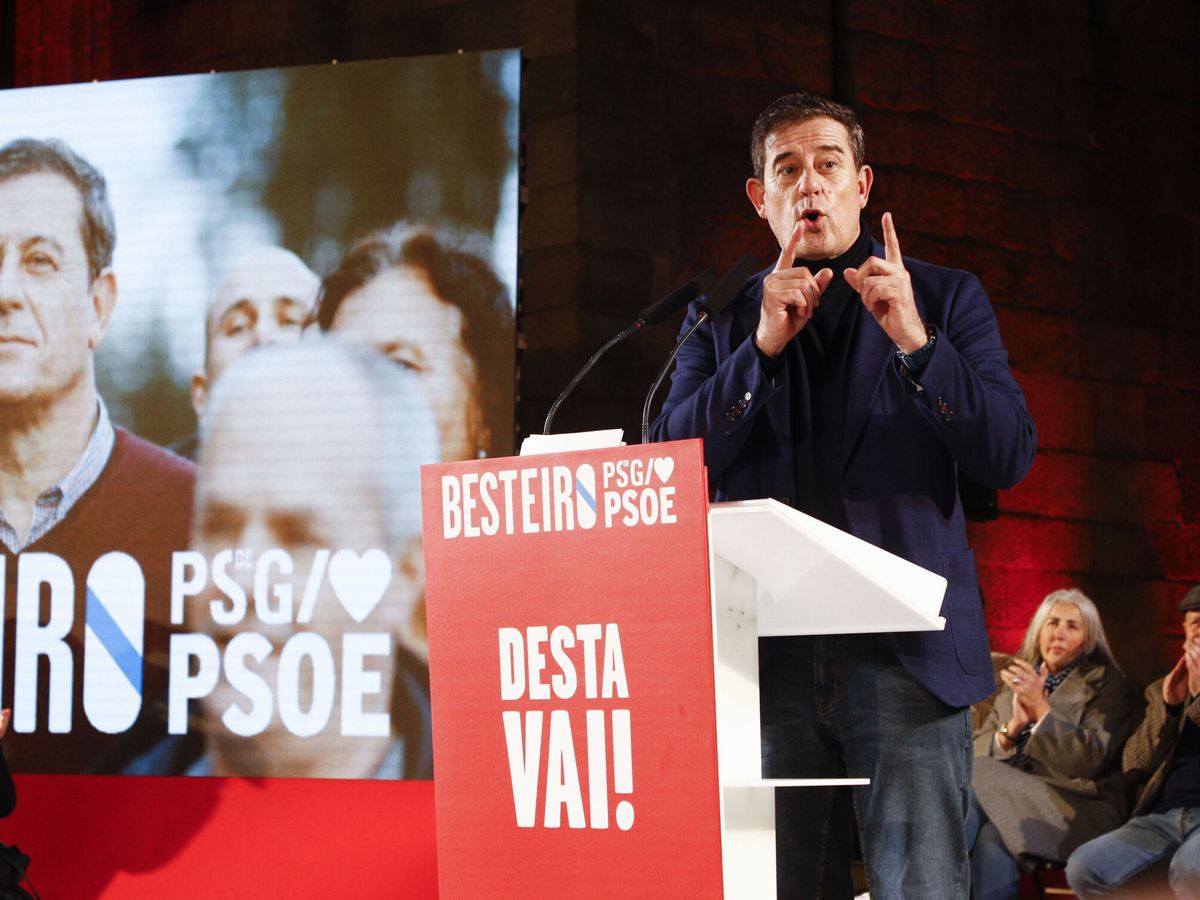Foto: El candidato socialista a la presidencia de la Xunta, José Ramón Gómez Besteiro, participa en el acto de inicio de campaña. (EFE/Eliseo Trigo)