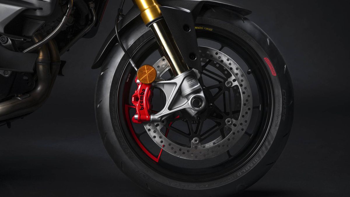 Las últimas motos de BMW y Ducati llevan el segmento 'trail' a su máxima expresión