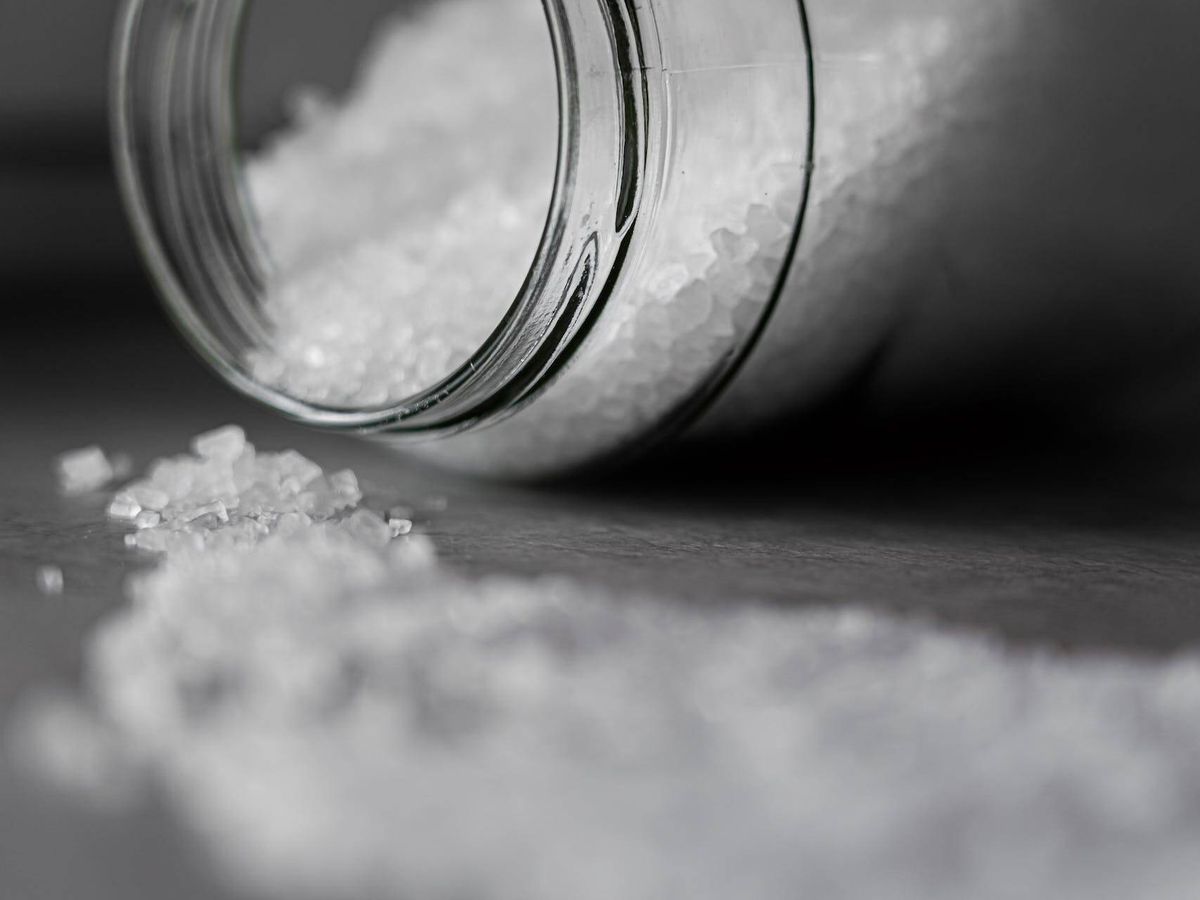 Foto: Nuestro cuerpo necesita sal, pero demasiada puede matarnos (Pexels)