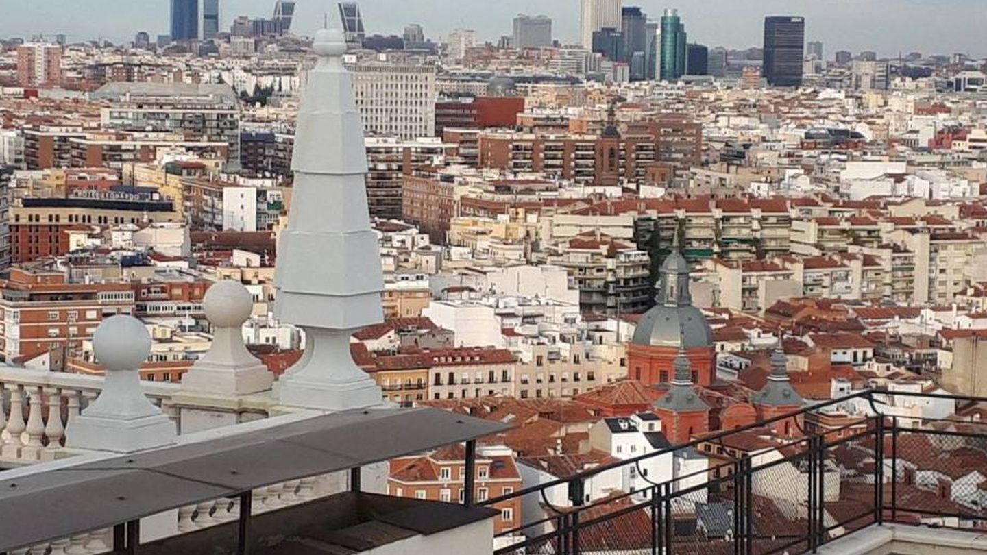 Así son las vistas desde la azotea del Edificio España, en manos de Riu. (M.V.)