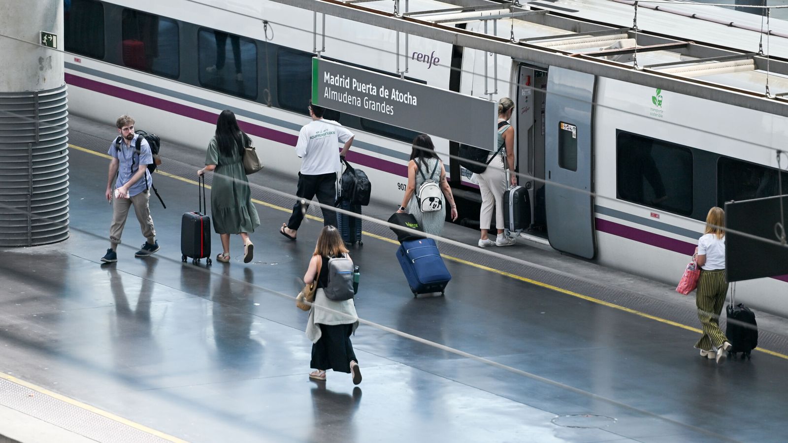 Huelga de maquinistas de Renfe: estos son los servicios mínimos de Cercanías y AVE