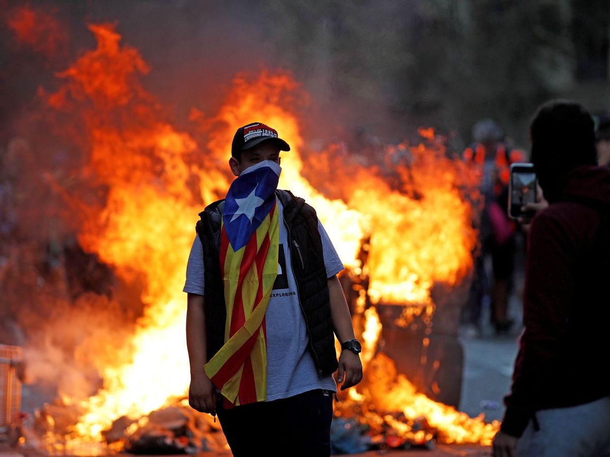 Foto: Protesta por la sentencia del 'procés' en Barcelona en 2019. (EFE/Alejandro García)
