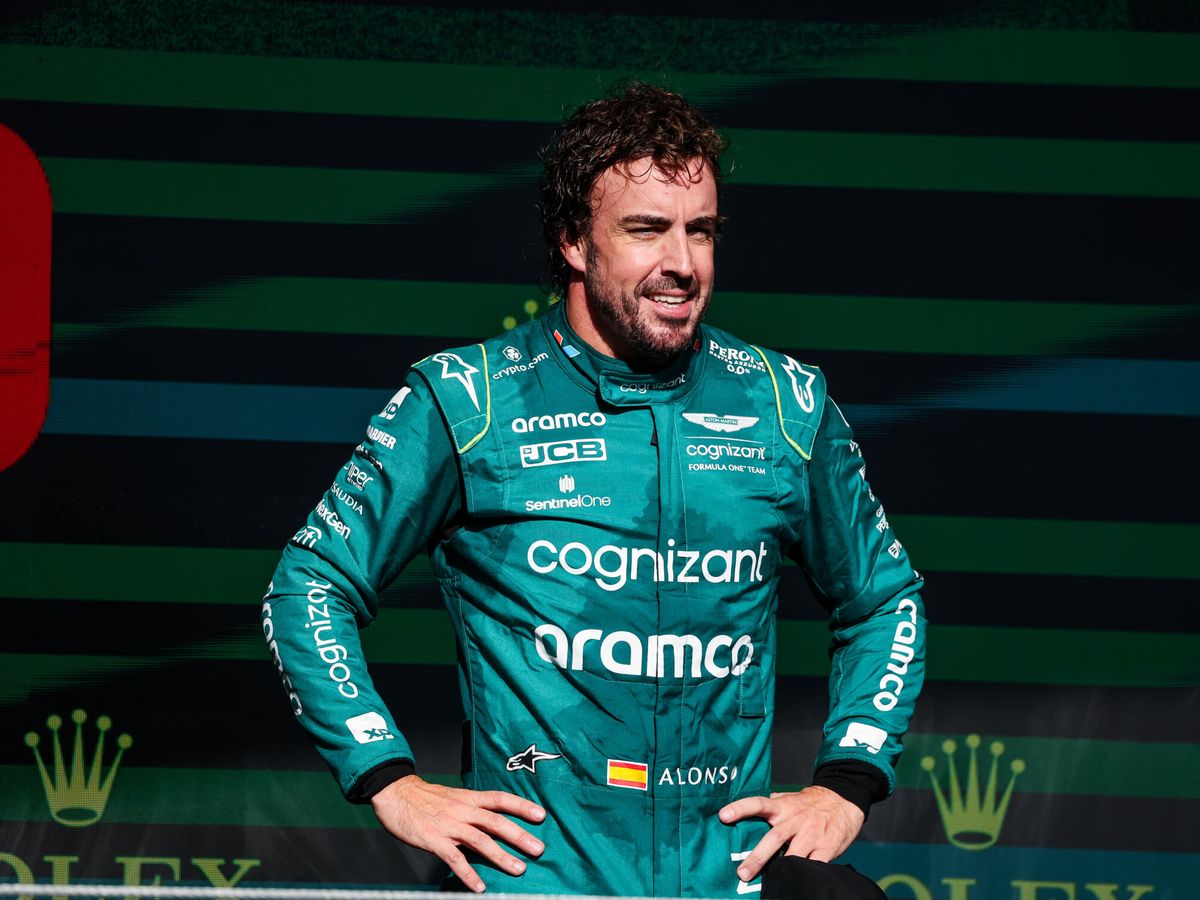 Foto: Fernando Alonso, en el podio del GP de Brasil (Florent Gooden / DPPIAFP7).