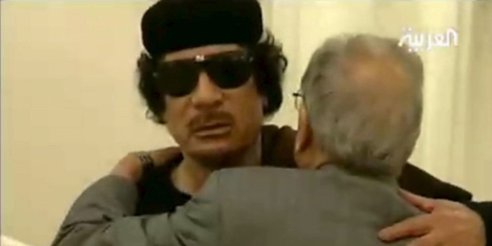 Foto: Muamar Gadafi podría estar herido y habría abandonado Trípoli