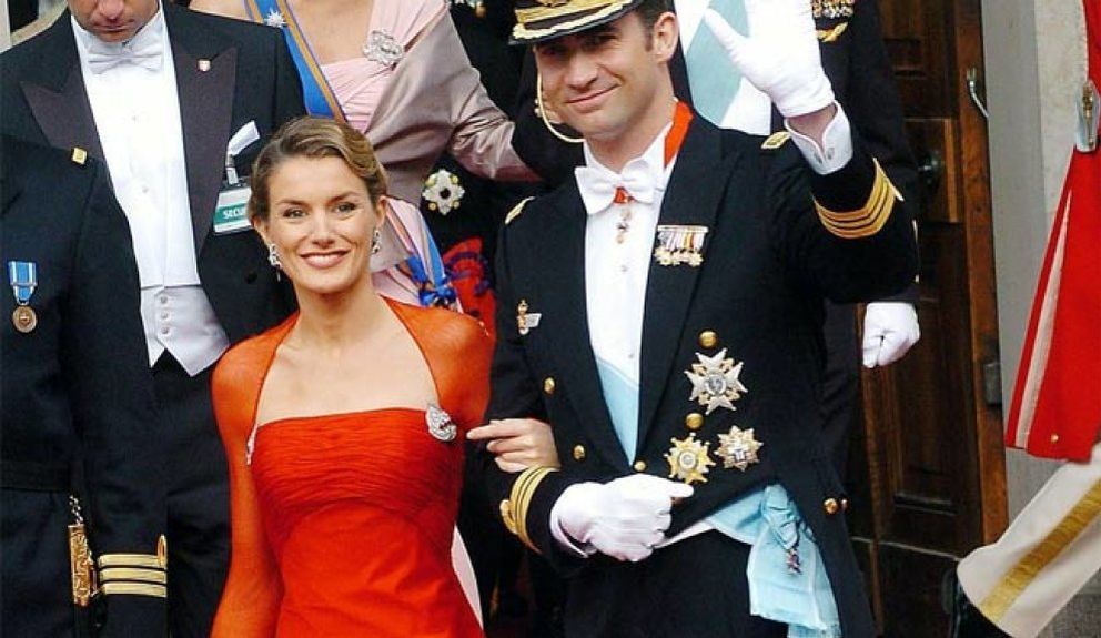 Foto: Letizia, la mujer de rojo que eclipsó a la princesa Mary el día de su boda
