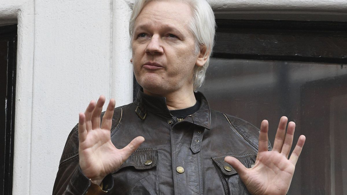 Las redes se mofan de Assange por decir "Pancho Sánchez" en lugar de Sancho Panza