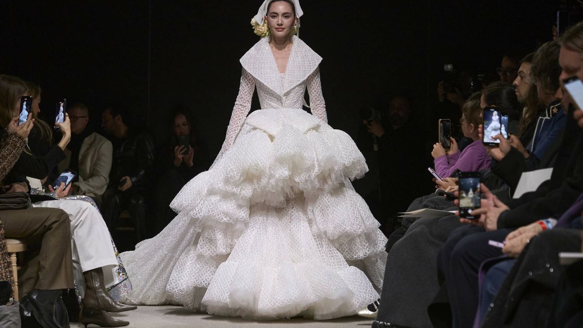 Los 5 vestidos de novia de la Alta Costura de París que van a enamorarte