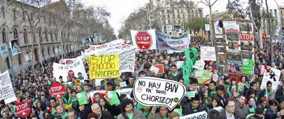 Foto: Miles de personas se manifiestan en toda España contra los desahucios