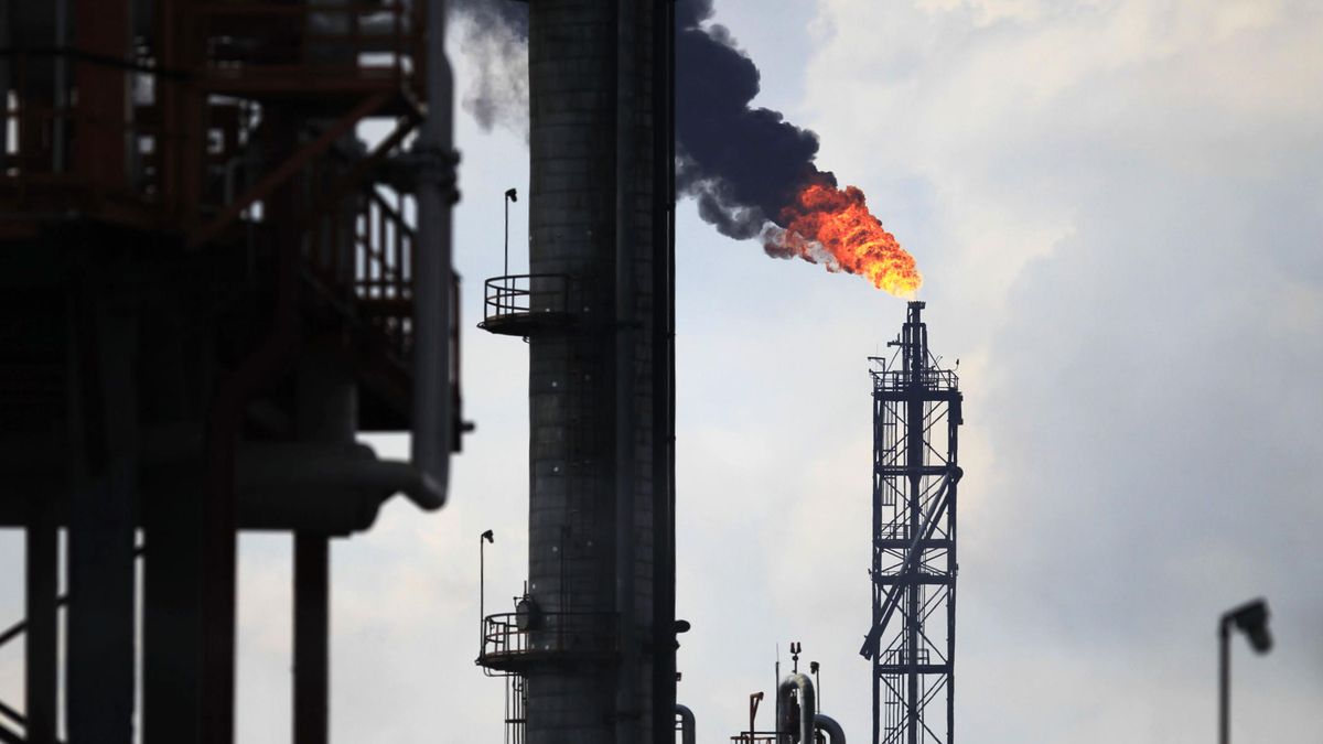 ¿Petróleo a 50 dólares? Los analistas ajustan sus previsiones tras la pasividad de la OPEP
