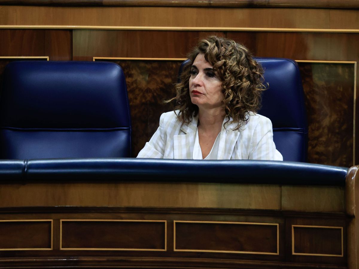 Foto: La ministra de Hacienda, María Jesús Montero, en el Congreso. (EFE/Zipi Aragón)