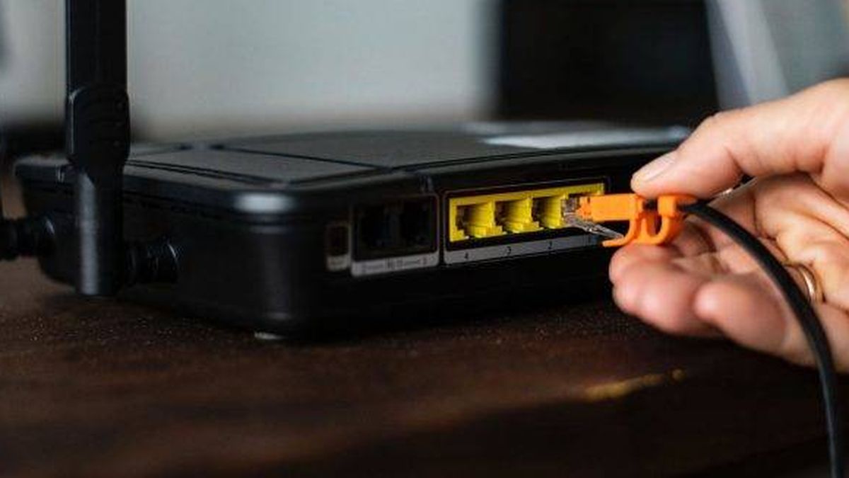 Tienes un 'router' 5G en casa y (tal vez) no lo sabes: cómo usarlo para acelerar tu wifi