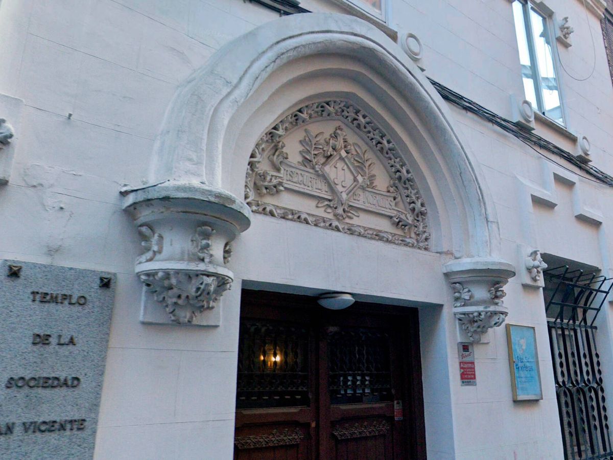 Foto: Fachada de la antigua iglesia, en la calle Verónica de Madrid. (Google)