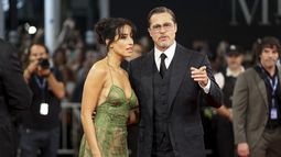 Inés de Ramón, novia de Brad Pitt, o cuando el estilo bohemio puede ser sexy para impactar en la alfombra roja