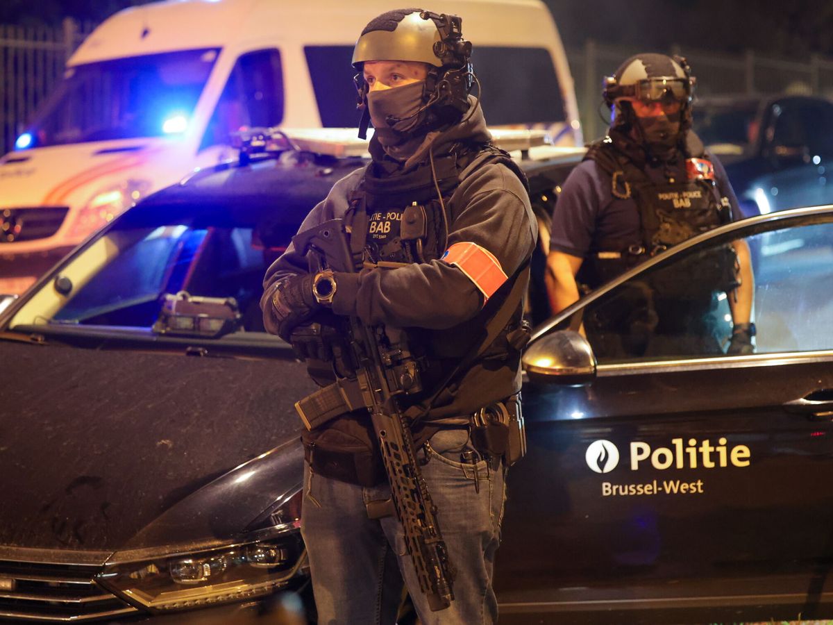 Foto: Policía en Bruselas. (EFE/EPA/Olivier Matthys) 
