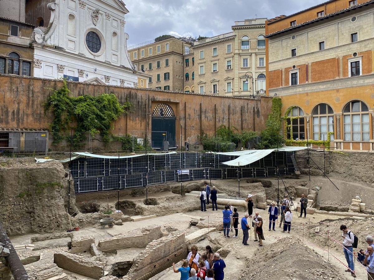 Foto: El teatro de Nerón sale a la luz tras siglos enterrado a las puertas del Vaticano (EFE)