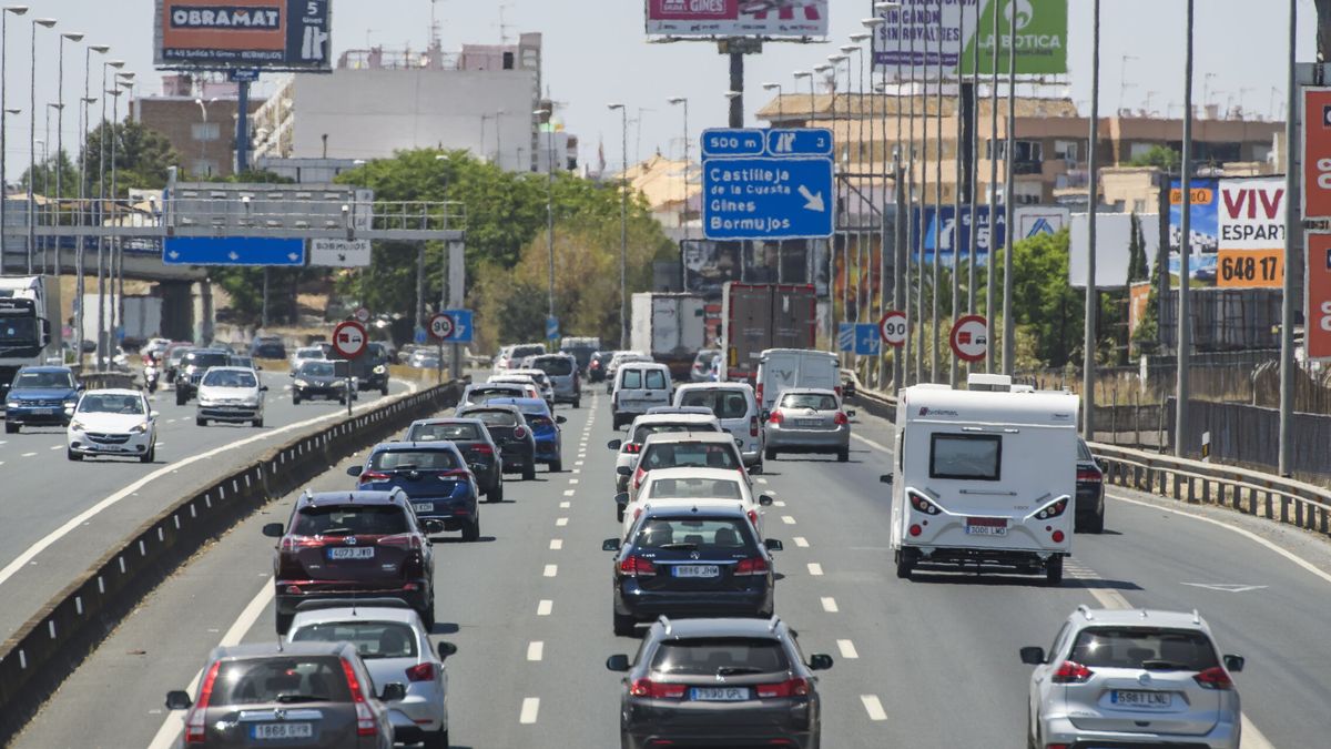 Así está el tráfico en las carreteras de España con la operación salida del verano en la DGT