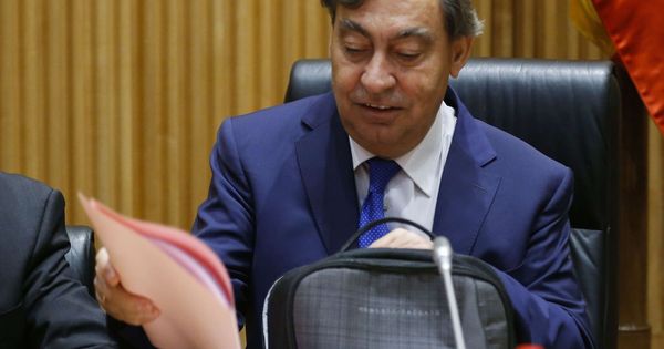 Foto: El próximo fiscal general, Julián Sánchez Melgar, en el Congreso. (EFE)