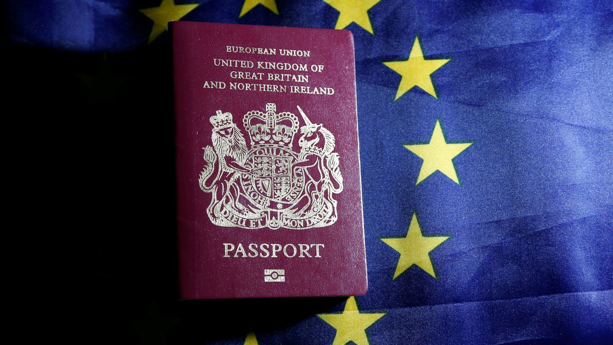 Brexit, efecto rebote: se duplican los británicos que piden otro pasaporte de la UE