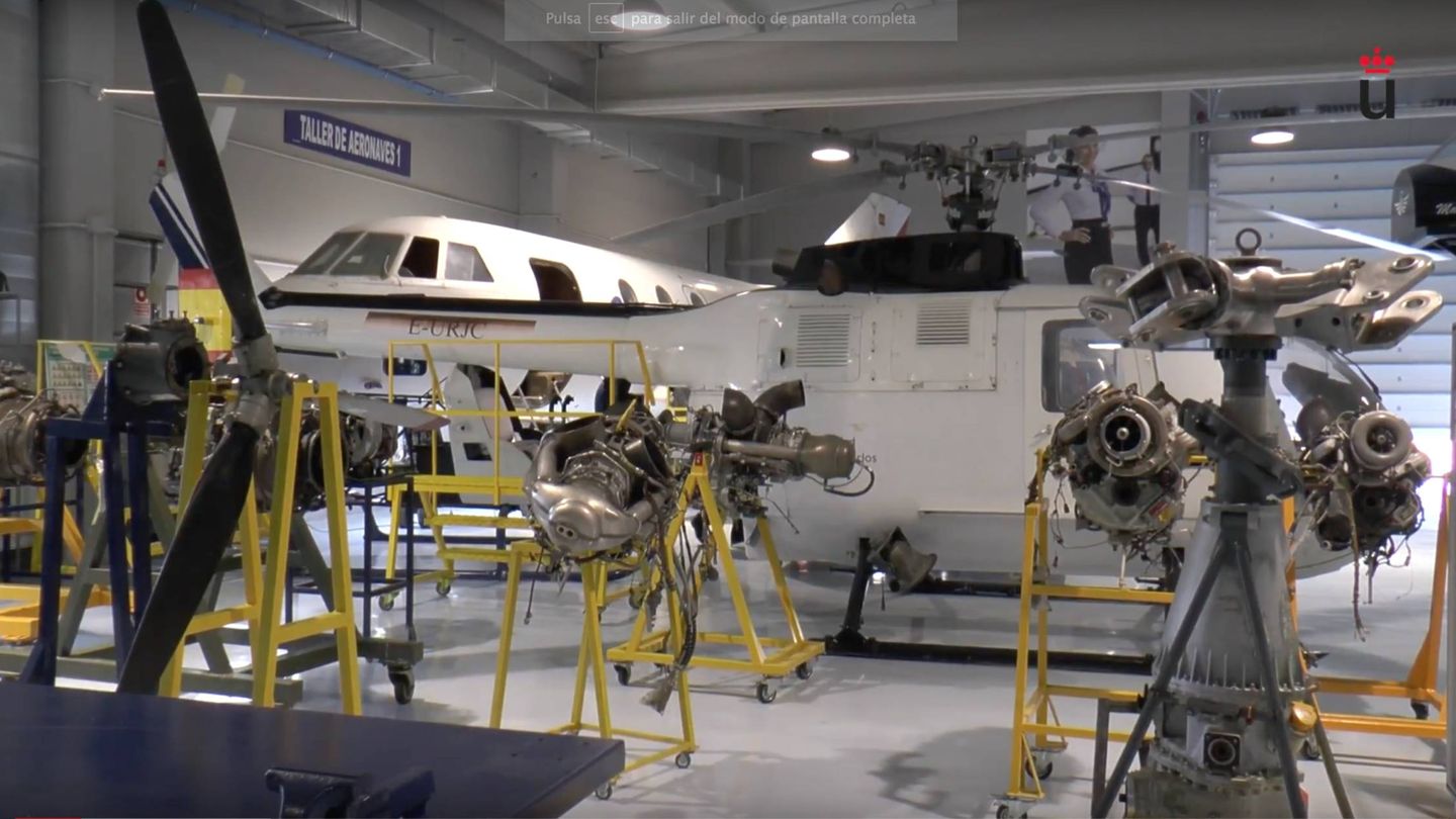 Imagen sacada de un vídeo promocional de la URJC mostrando el interior del hangar.