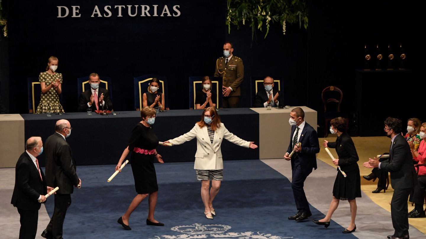 Un momento durante la ceremonia de entrega de los Premios Princesa de Asturias 2021. (EFE/Eloy Alonso)