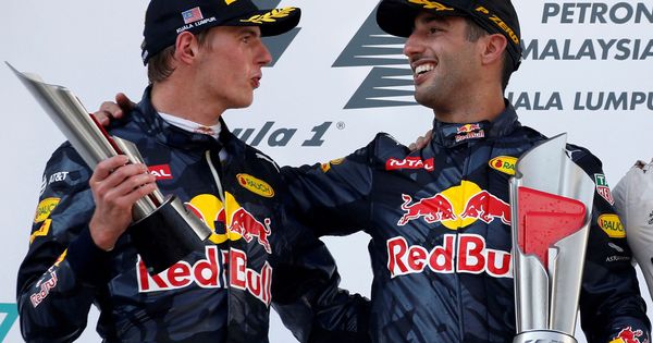 Foto: Ricciardo y Verstappen en el GP de Malasia, la última victoria de Red Bull. (EFE)