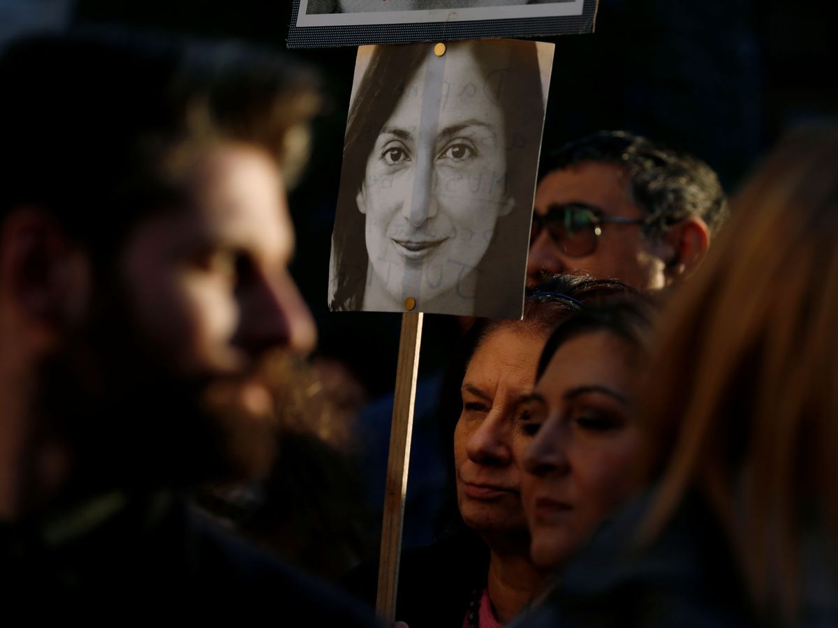 Foto: Protesta frente al juzgado en La Valletta, Malta, por el asesinato de Caruana Galizia (Reuters)