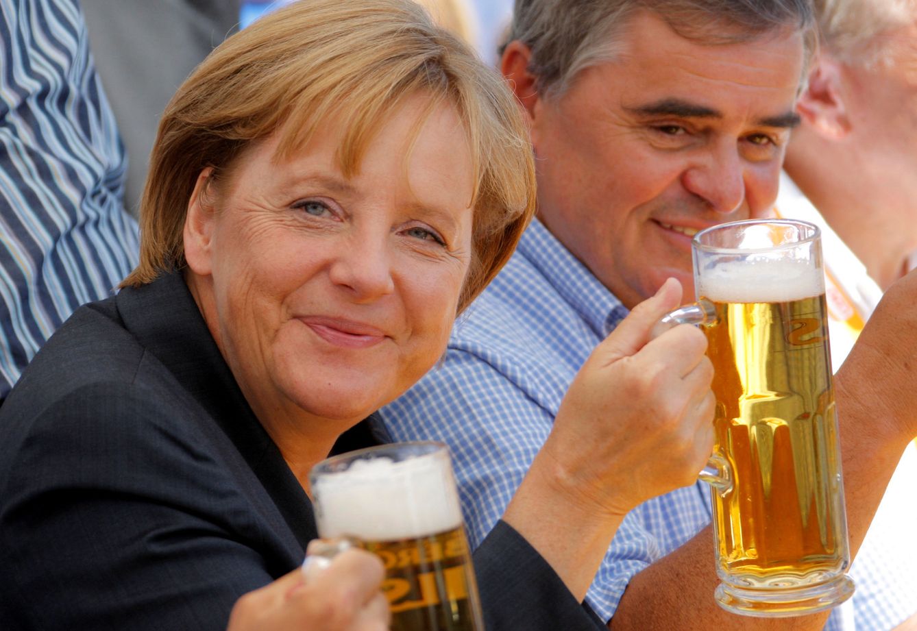Foto de archivo de Angela Merkel durante un evento de campaña en 2009. (Reuters)