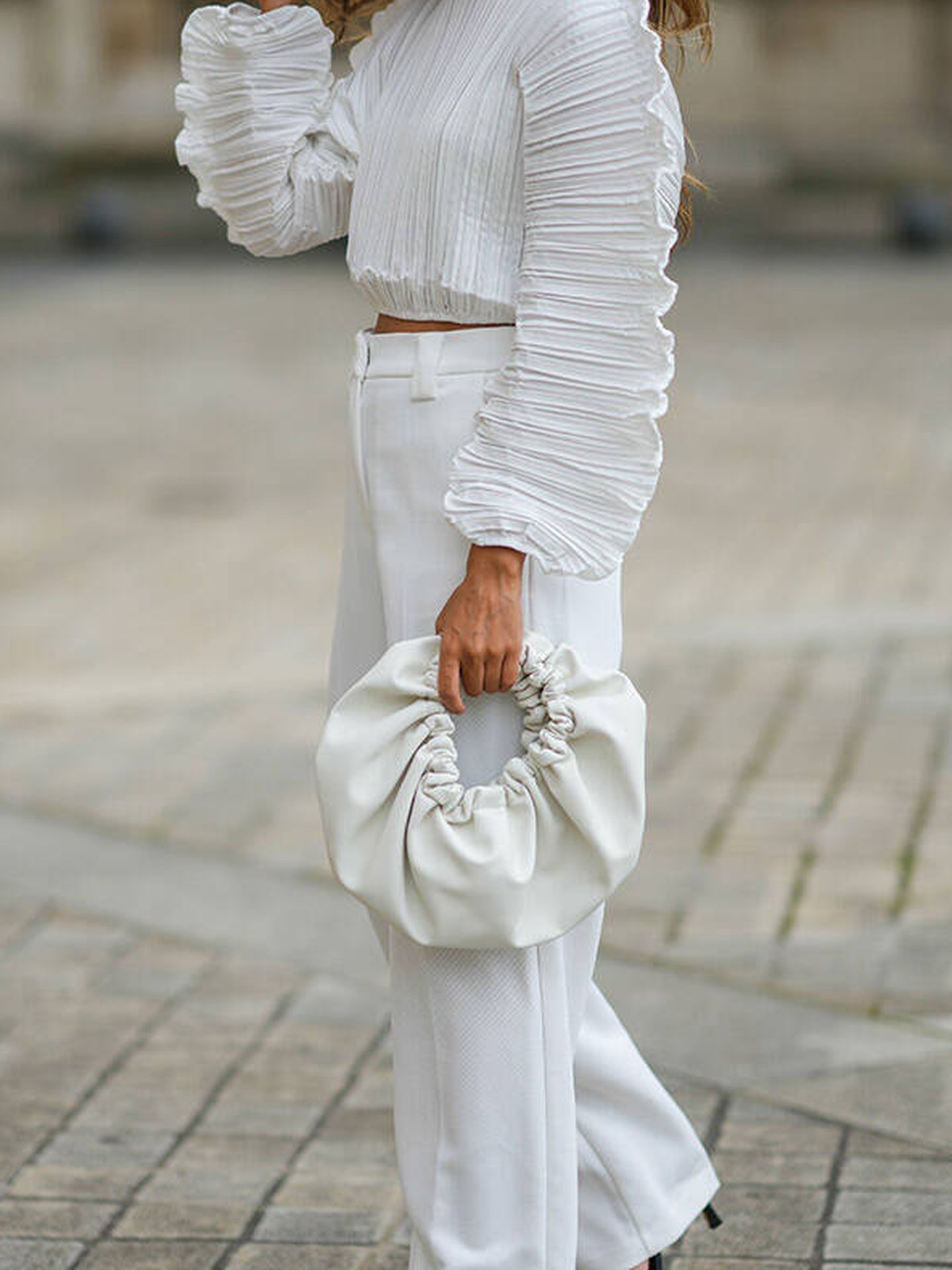 La mejor manera de combinar tus pantalones blancos para ir de cualquier  estilo