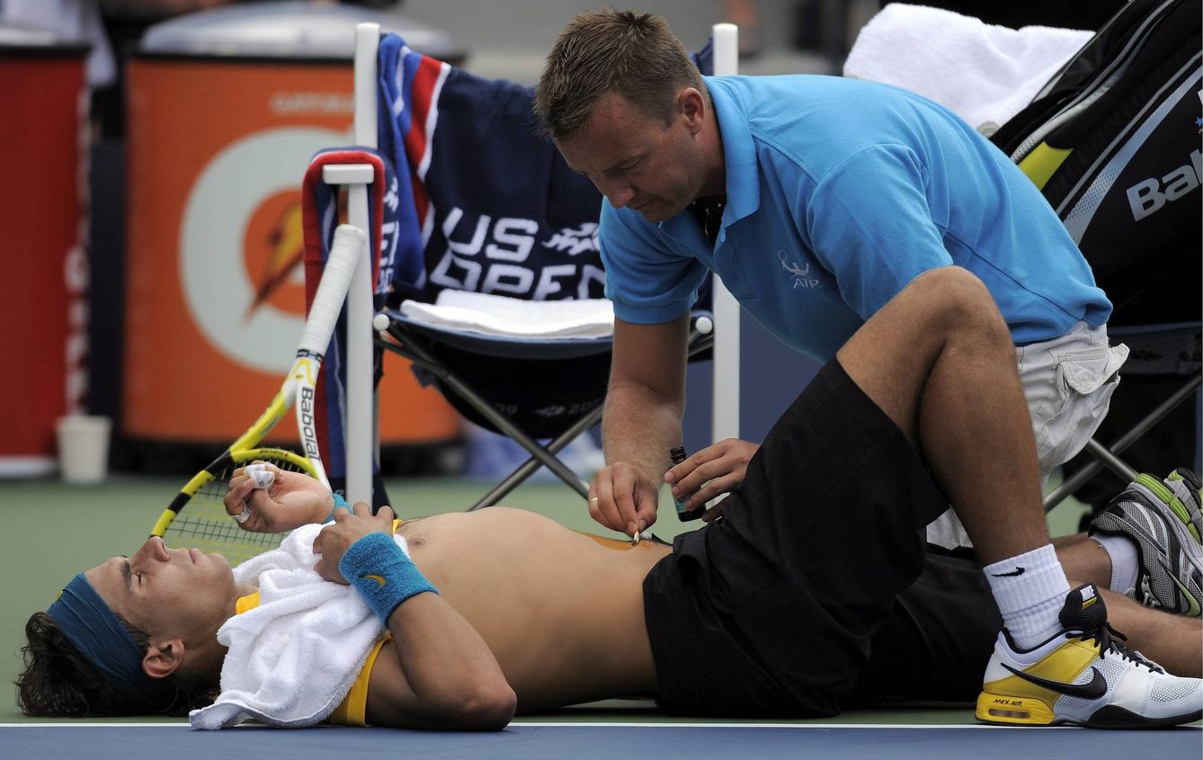 Nadal, atendido en el US Open de 2009 por un dolor abdominal. (EFE)