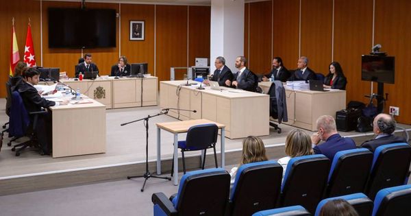 Foto: El juicio de los ordenadores de Bárcenas por el que el PP se ha sentado en el banquillo. (EFE)