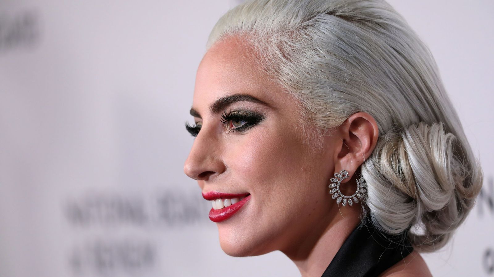 Foto: Estos aros en forma de espiral que lleva Lady Gaga son de esta marca. (Reuters)