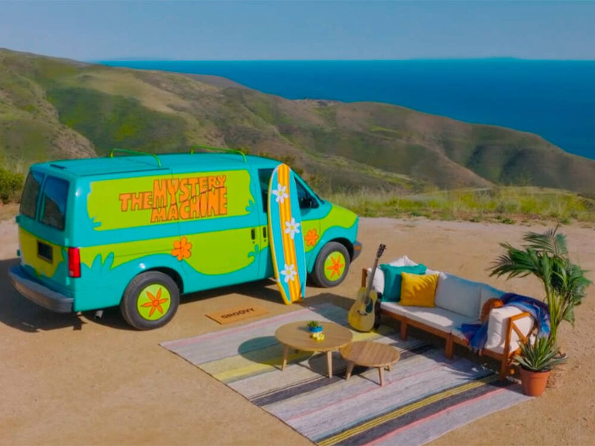 Foto: Airbnb alquila tres noches en la furgoneta de 'Scooby Doo' y las reservas se agotan "en minutos" (Twitter @Airbnb)