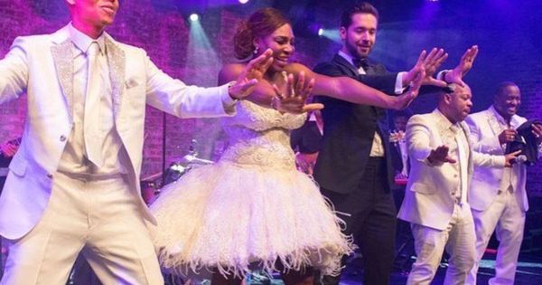 Foto: Serena Williams y Alexis Ohanian bailando el día de su boda. (Instagram)