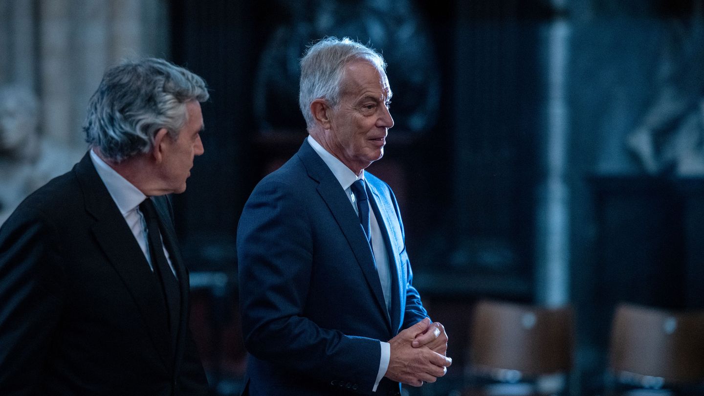 Gordon Brown y Tony Blair. (Reuters)