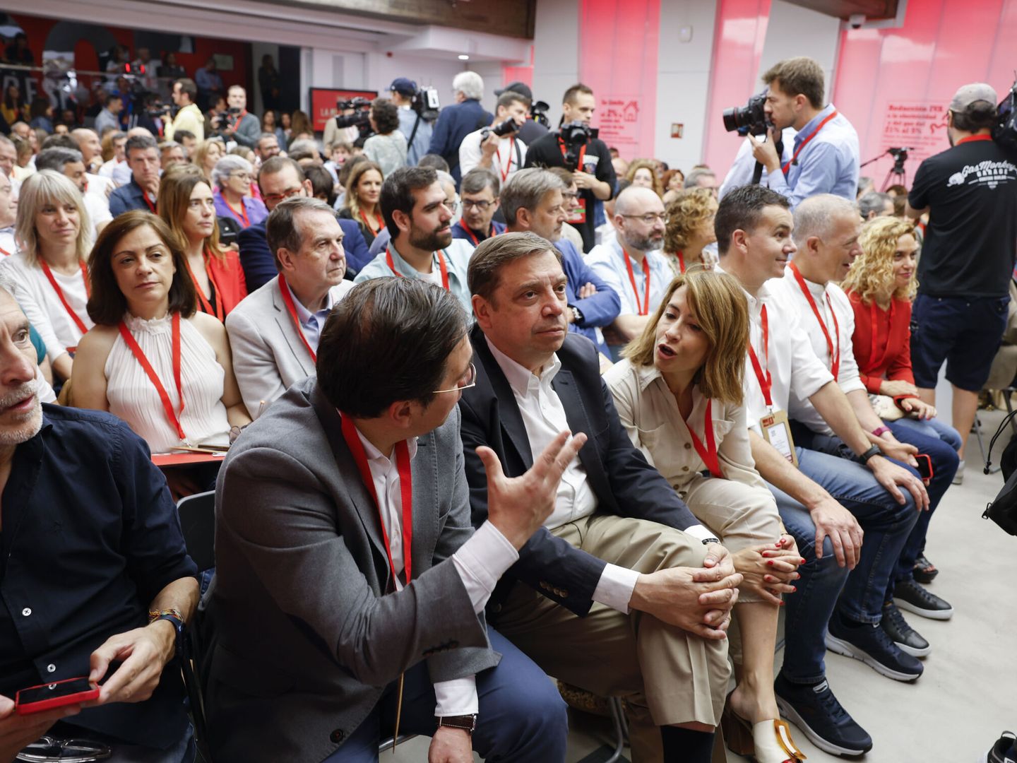 Reunión del Comité Federal del PSOE en la sede del partido en Madrid. (EFE/J. J. Guillén)