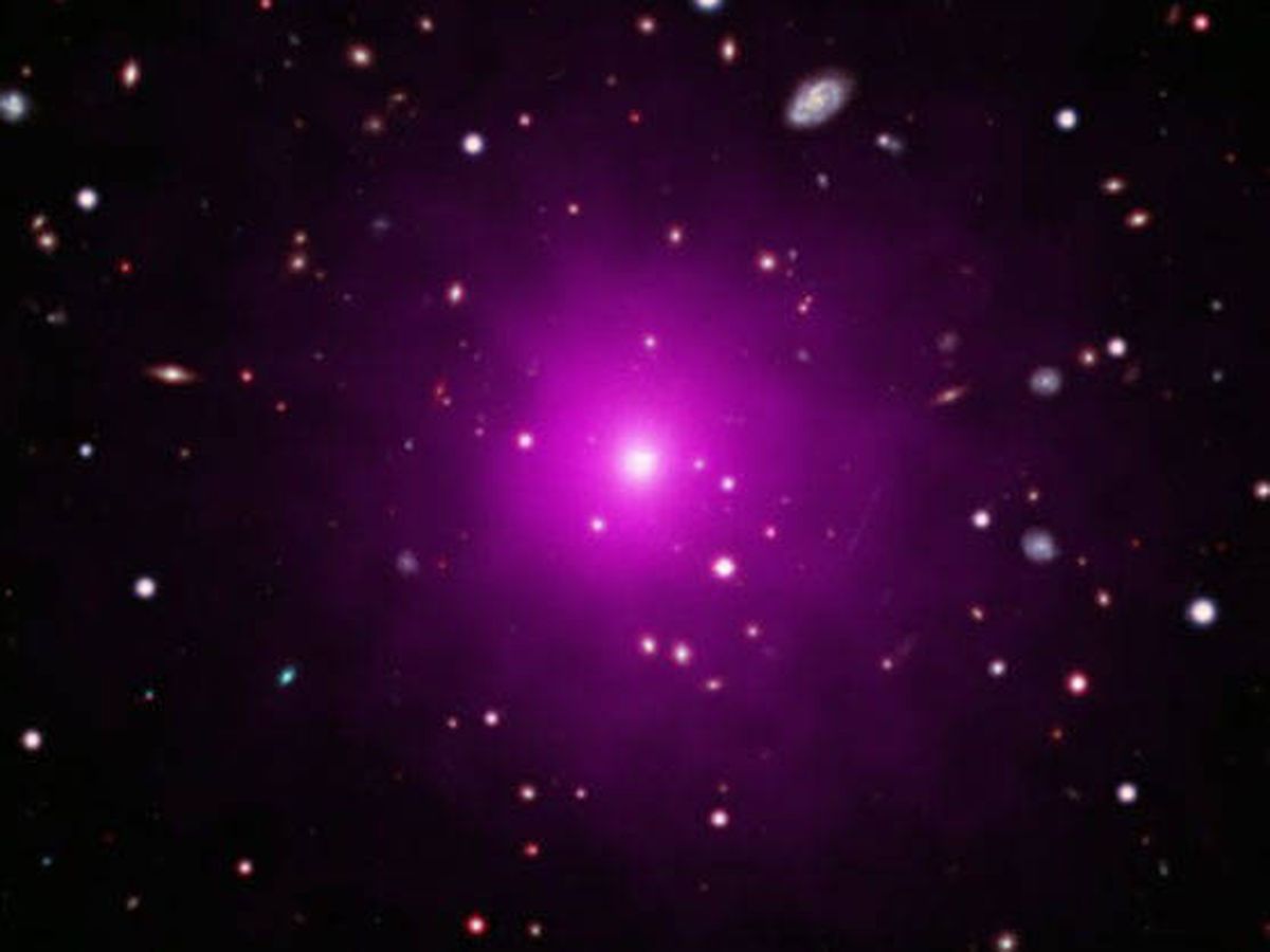 Foto: Agrupación galáctica Abell 2261. ( NASA/CXC/Univ of Michigan/K. G-ltekin)